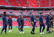 GIÀY BÓNG ĐÁ ĐẸP