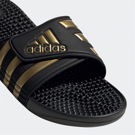 DÉP ADIDAS ADISSAGE ĐEN SỌC VÀNG ''EG6517''