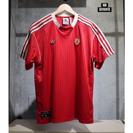 ÁO BÓNG ĐÁ THỜI TRANG ADIDAS MANCHESTER UNITED ICONS 2025 - ĐỎ “ JF0386”